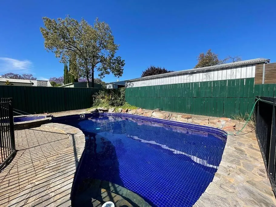 Group House With Views Of The Salt Pool And Spa Mitcham Australia