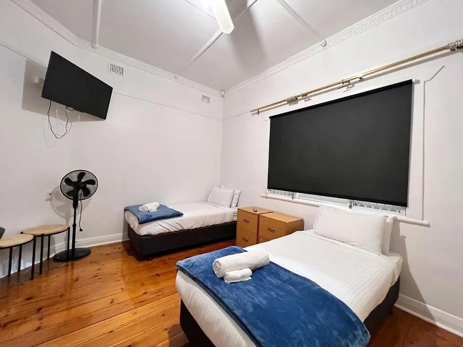 Group House With Views Of The Salt Pool And Spa Mitcham