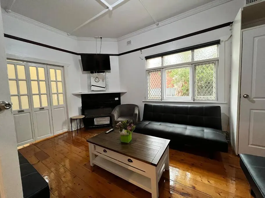 Group House With Views Of The Salt Pool And Spa Mitcham 0*,
