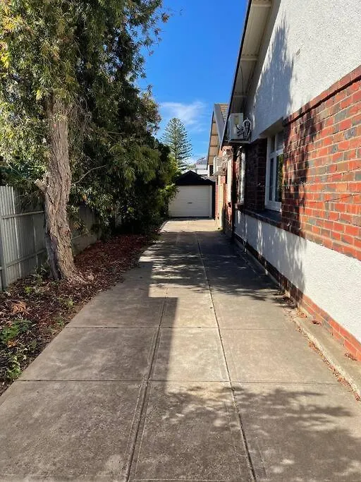 Group House With Views Of The Salt Pool And Spa Mitcham